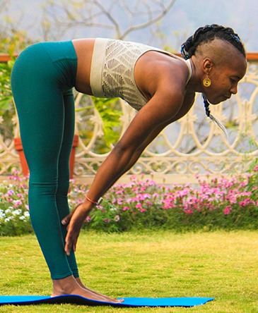 yoga-home-persons-min1