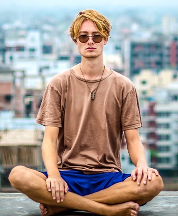 yoga-home-persons-min2